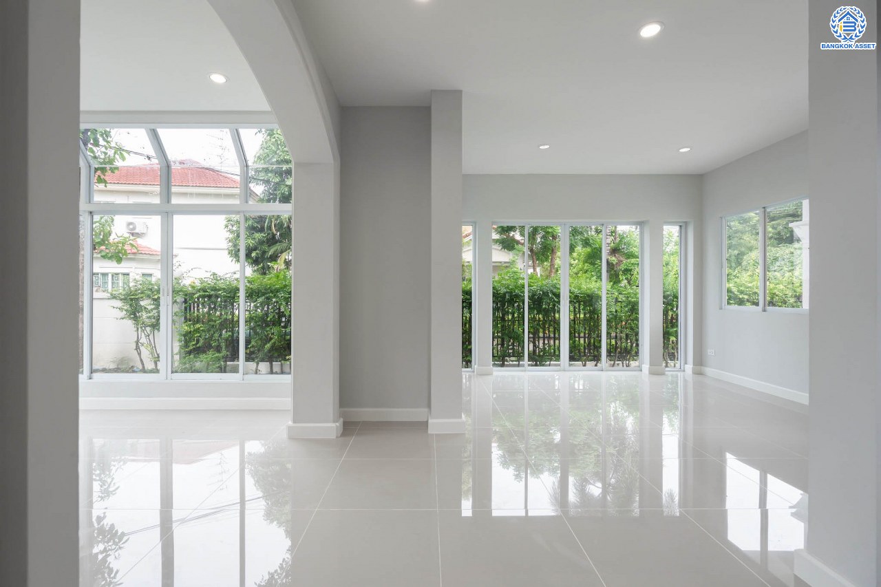 บ้านมือสองตกแต่งใหม่ ม.มณีรินทร์พาร์ค รัตนาธิเบศร์-ท่าอิฐ แบรนด์ Property Perfect เนื้อที่ 66.2 ตร.ว. ฟังก์ชัน 3 ห้องนอน 4 ห้องน้ำ 1 ห้องอเนกประสงค์ จอดรถได้ 2 คัน บนทำเลศักยภาพ เชื่อมต่อทั้ง ถนนรัตนาธิเบศร์ และถนนราชพฤกษ์ ใจกลาง 2 เซ็นทรัลฯ ใกล้ทางด่วนงามวงศ์วาน และรถไฟฟ้า "สถานีบางรักน้อยท่าอิฐ"